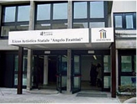 L'ingresso del Liceo Frattini